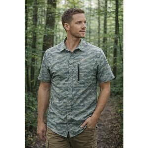 Canada Weather Gear Camo Short Sleeve Outdoor Hiking Shirt Zip Pocket Size Large